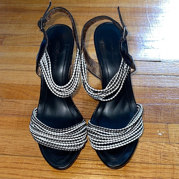 BCBGeneration Black & White Wedges - Picture 1 of 12